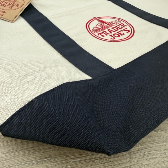 Trader Joe's Limited Edition Large Canvas Tote Bag - Picture 3 of 10